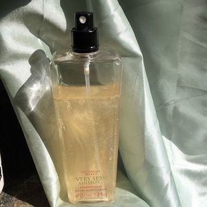 Victoria’s Secret Very Sexy Shimmer Mist